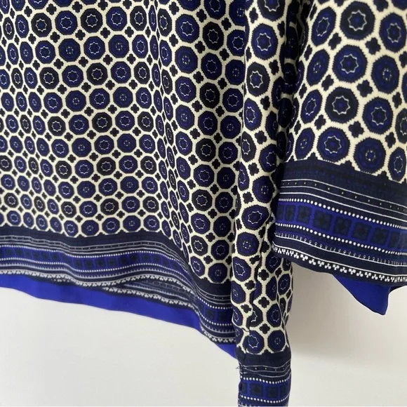 CYNTHIA ROWLEY NAVY AND CREAM GEOMETRIC PRINT FLOWY TOP/BLOUSE, LARGE - Picture 6 of 11